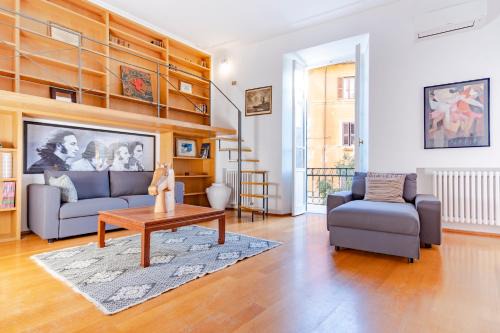 Elegantis Ten windows on Trastevere