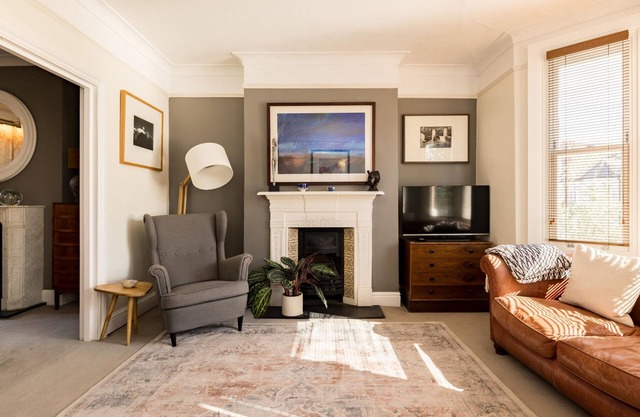 Elephant & Oxpecker – 2 Bedrooms in Fulham