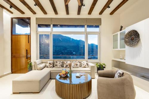 ELIVAAS 4 BHK with Balcony & Terrace - Antarmann Casa Nova