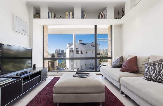 Elizabeth Bay Apmnt - Water Views & Free Parking