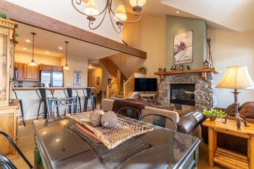 Elk Run Villas 9576 by Summit County Mountain Retreats