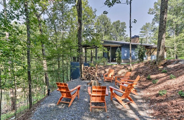 Ellijay Cabin Escape Hot Tub and Fire Pit!