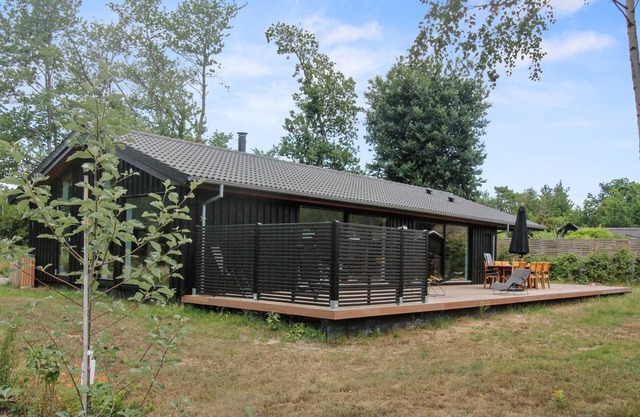 "Ellin" - 800m from the sea by Interhome