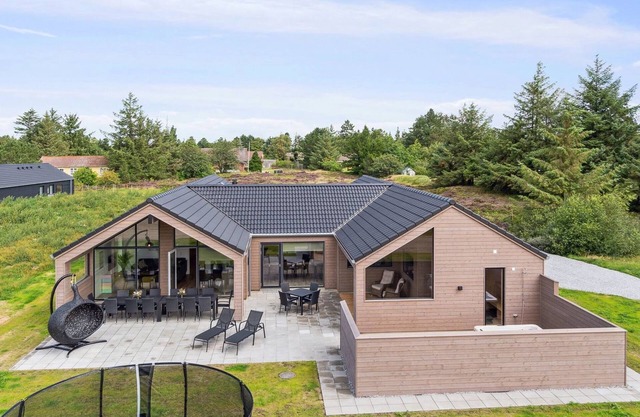 "Elvin" - 3.5km from the sea by Interhome