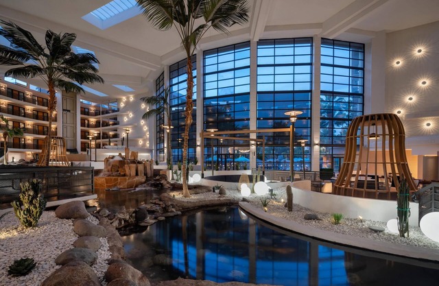 Embassy Suites by Hilton Phoenix Biltmore