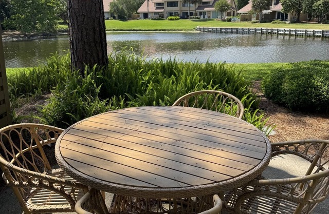 Emerald Haven - NEW! Lakefront, Pool, Golf Cart