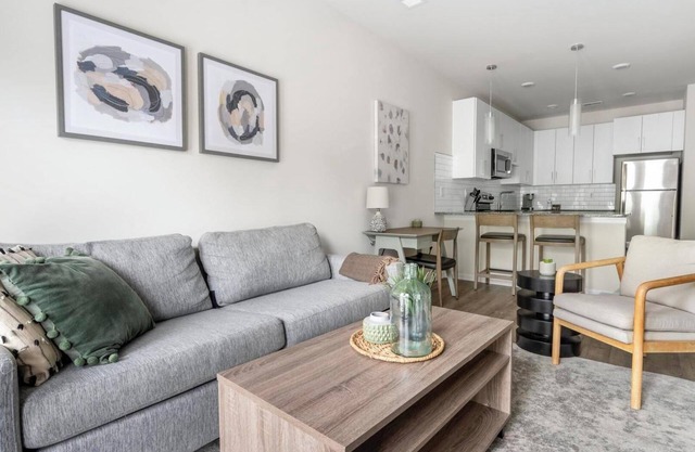 Emery 1BD 3 - One Bedroom Apartment, Sleeps 2