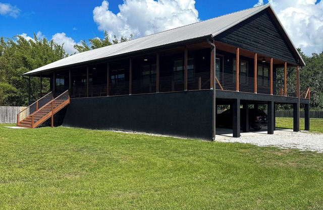 Enchanted Log Cabin Retreat: Sarasota/St. Pete