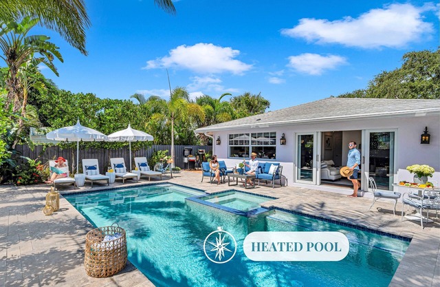 Enchanting Residence/Heated Pool/Beach Proximity/Serenity Key/RESlDENCES