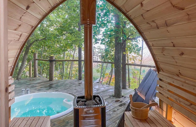 Enjoy a relaxing vacation in the inviting vacation home in an idyllic location.