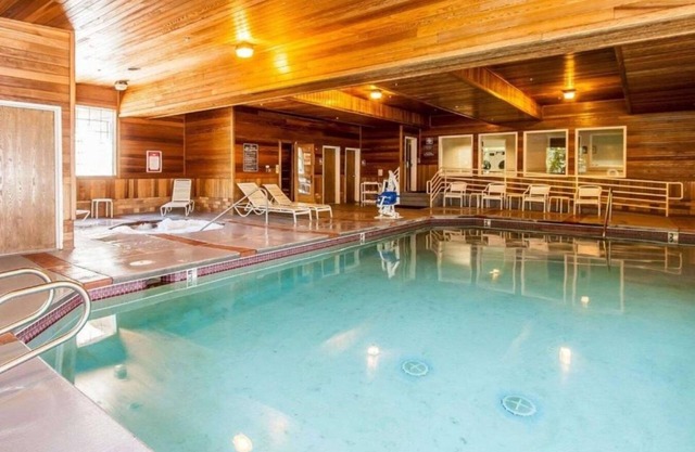 Enjoy a relaxing stay in Clackamas!