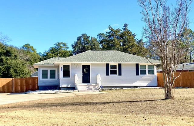 Enjoy a stylish experience at this centrally-located home close to the hospital