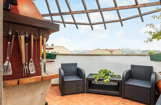 Enjoy a wonderful vacation by the sea in this vacation apartment.