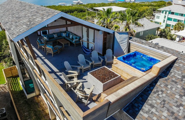 Enjoy the Best Time of the Year in Florida at Redfish Dance ~ Riverfront Pool Home with Dock - 6958T