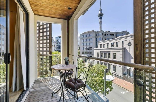 Enormous CBD 1BR Unit w/Parking by Zodiak Stays
