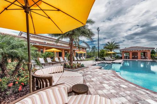 Entire Apartment King Bed, Pets Welcome, 15 Min to Parks, Resort-Style Amenities