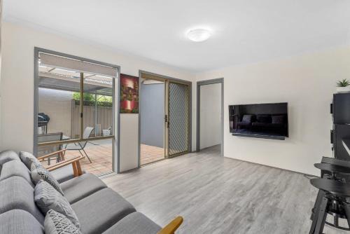 Entire Comfy and Stylish 3BD House in Ngunnawal
