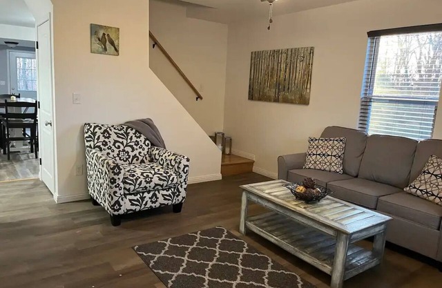 Entire Private Home in Perryville, MO