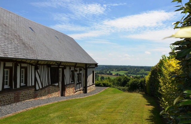 Entire renovated barn with spectacular view and spacious garden