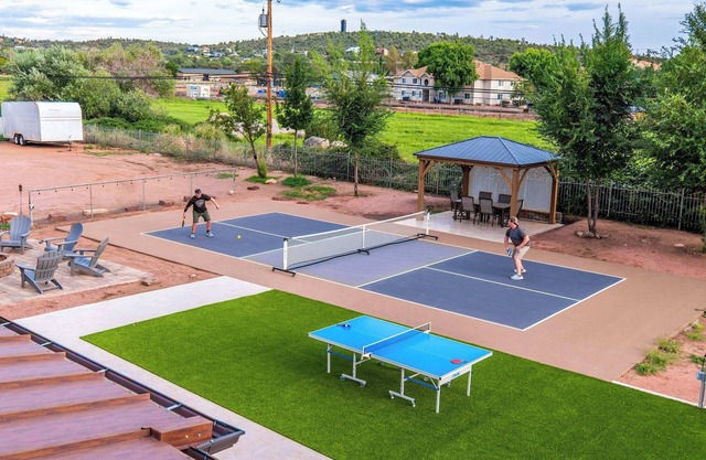 Entire Village (4 homes) for Your Stay! Sleeps 27!