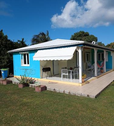 Entr'azur et sable à la Baie du Moule