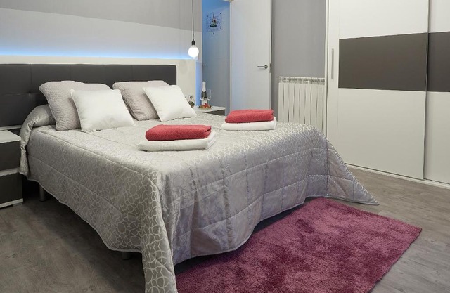 Entrevias Lodging - con Garaje y WIFI