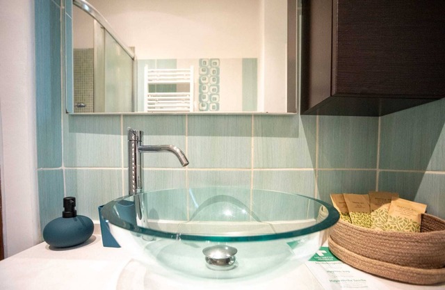 Equipped with all amenities in a quiet and srategic location!