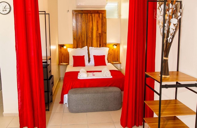 Escape in the heart of the city Studio Jacuzzis Sauna and swimming pool