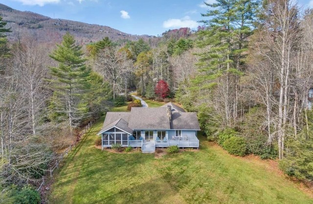 Escape to Serenity: Lakefront Paradise Awaits! AMENITIES INCLUDED