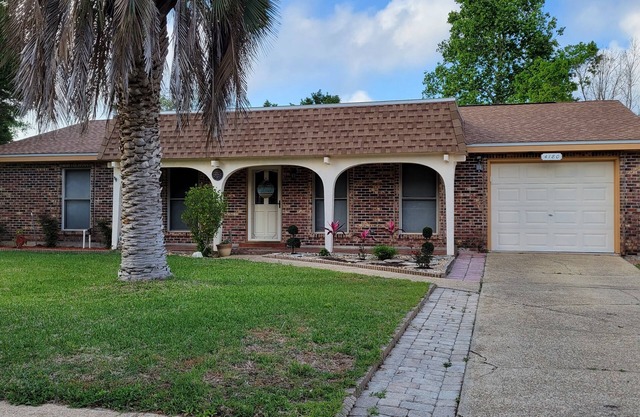 Escape to Your Perfect Pensacola Retreat – Cozy, Spacious & Packed with Charm!