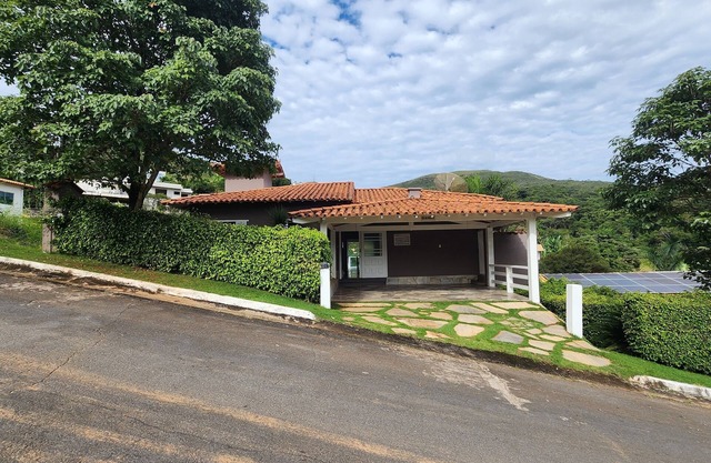 Escarpas do Lago House