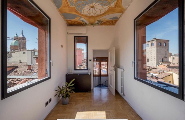 Esclusivo appartamento con torre / altana