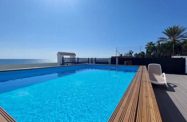 Espectacular Casa Mirando AL Mar. Acceso Directo a la Playa