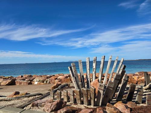 Esperance Break Away