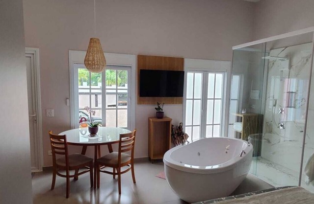 Esquina Brotense Apartamento Romântico na Margem do Rio no Parque dos Saltos