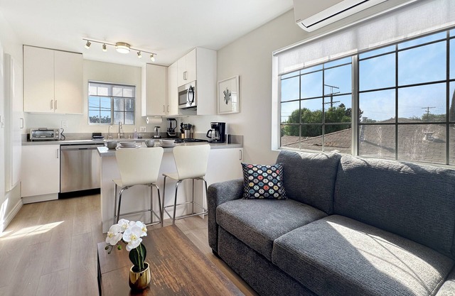 Evening Glow Modern Culver City Apartment