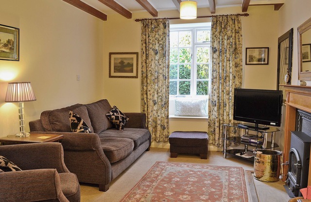 EVERGREEN COTTAGE - 27886