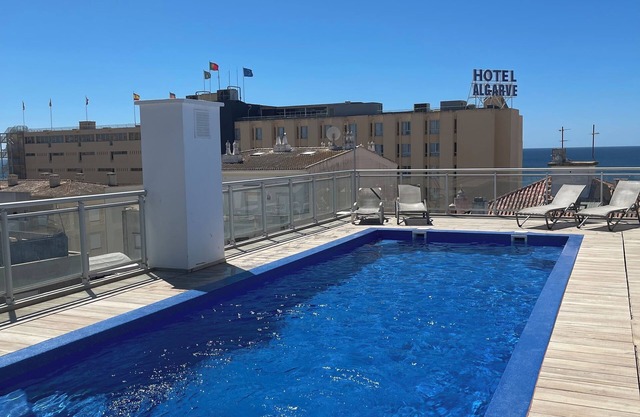 Excellent-T2 with Pool 1 MINUTE FROM PRAIA DA ROCHA-Sunday to Sunday(6750920)