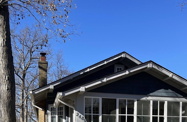 Exceptional Modern Cottage in Prime Location