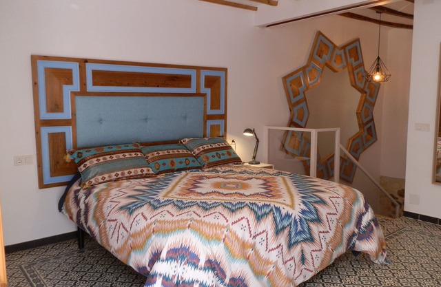 Exceptionally decorated 2 bedroom 2 bathroom house in Old Town