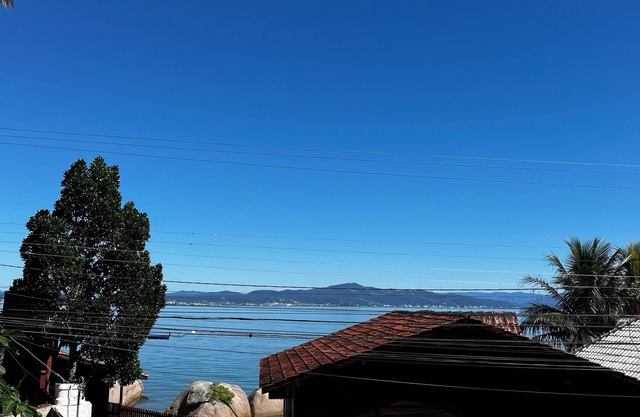 Exclusive entire apartment facing the sea