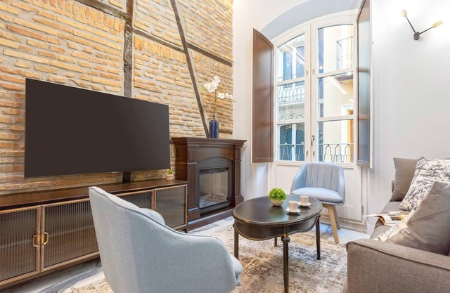 Exclusive apartment in Granada Center. Catedral 201
