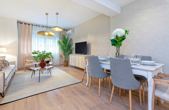 Exclusive apt 3rooms in Granada. Martinez Campos II