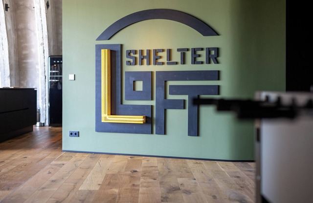 Exclusive detached luxury villa Shelterloft Airpark with large garden in Lärz