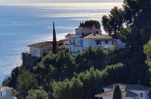 Exclusive villa with private pool and gym