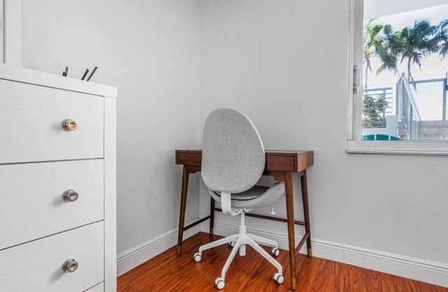 EXEC - 325 S Biscayne Blvd #1118 (1B)