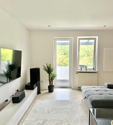 Exklusive Altbauwohnung mit Whirlpool und Küche