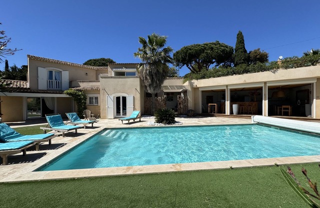 Exotic villa, large pool house much appreciated by tenants and swimming pool +.