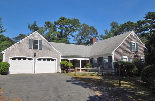 Expansive Home by Orleans Town Landing (1086)