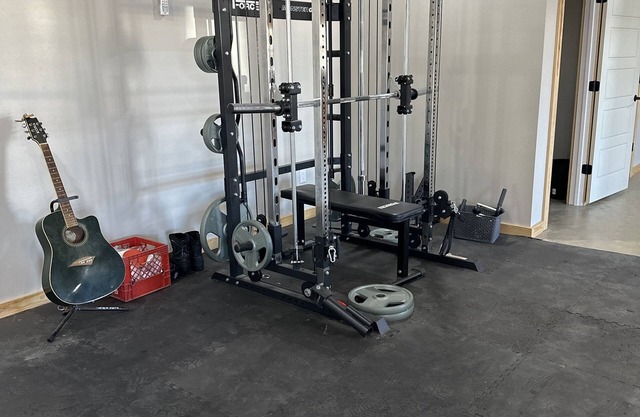 Experience our spacious farmhouse, ideal for the clips enthusiast, sleeps 10+.